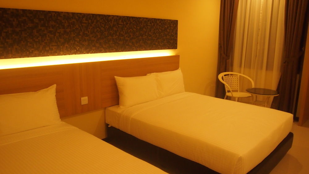 118 Hotel Macalister George Town Exteriör bild