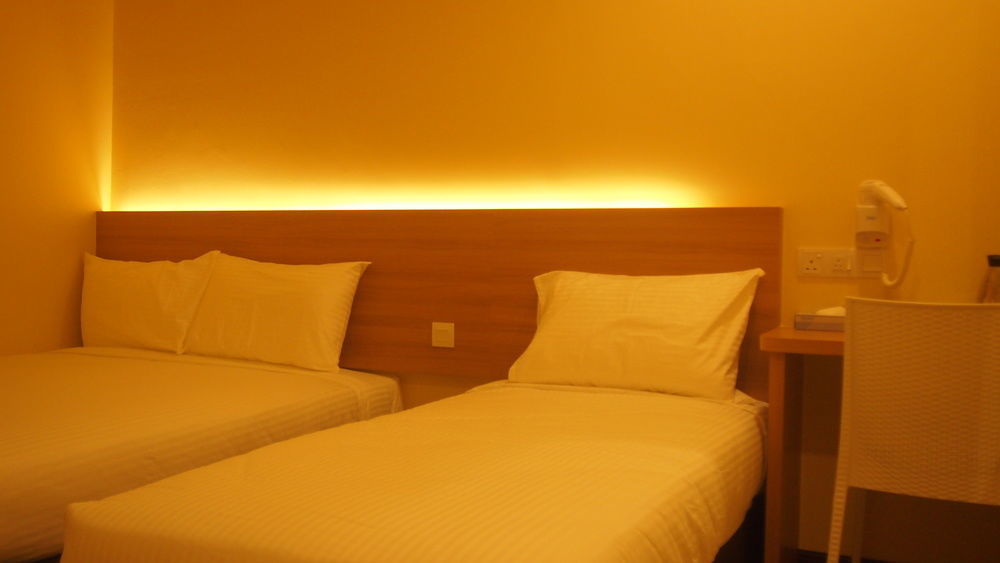 118 Hotel Macalister George Town Exteriör bild