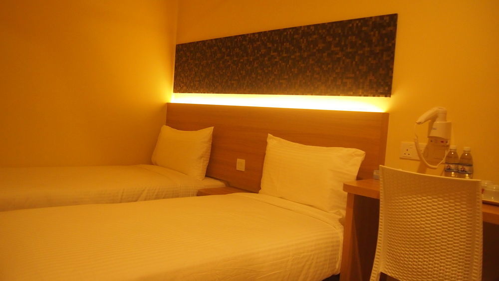 118 Hotel Macalister George Town Exteriör bild
