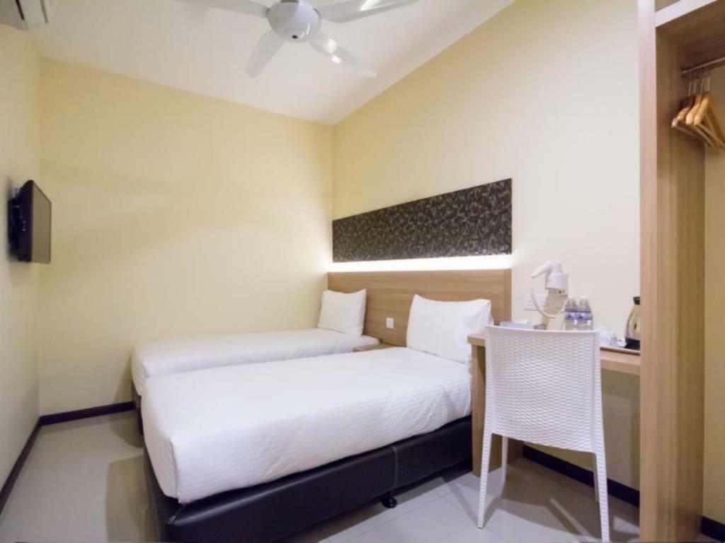 118 Hotel Macalister George Town Exteriör bild
